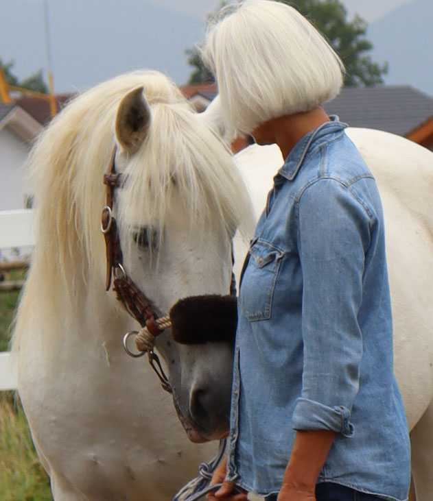 Maeleen Schultka und Pferd